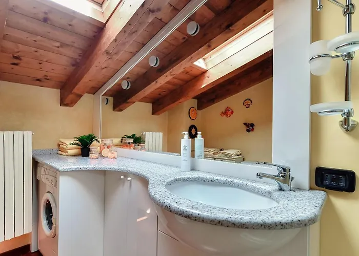 Апартаменты Sunflower - By My In Como